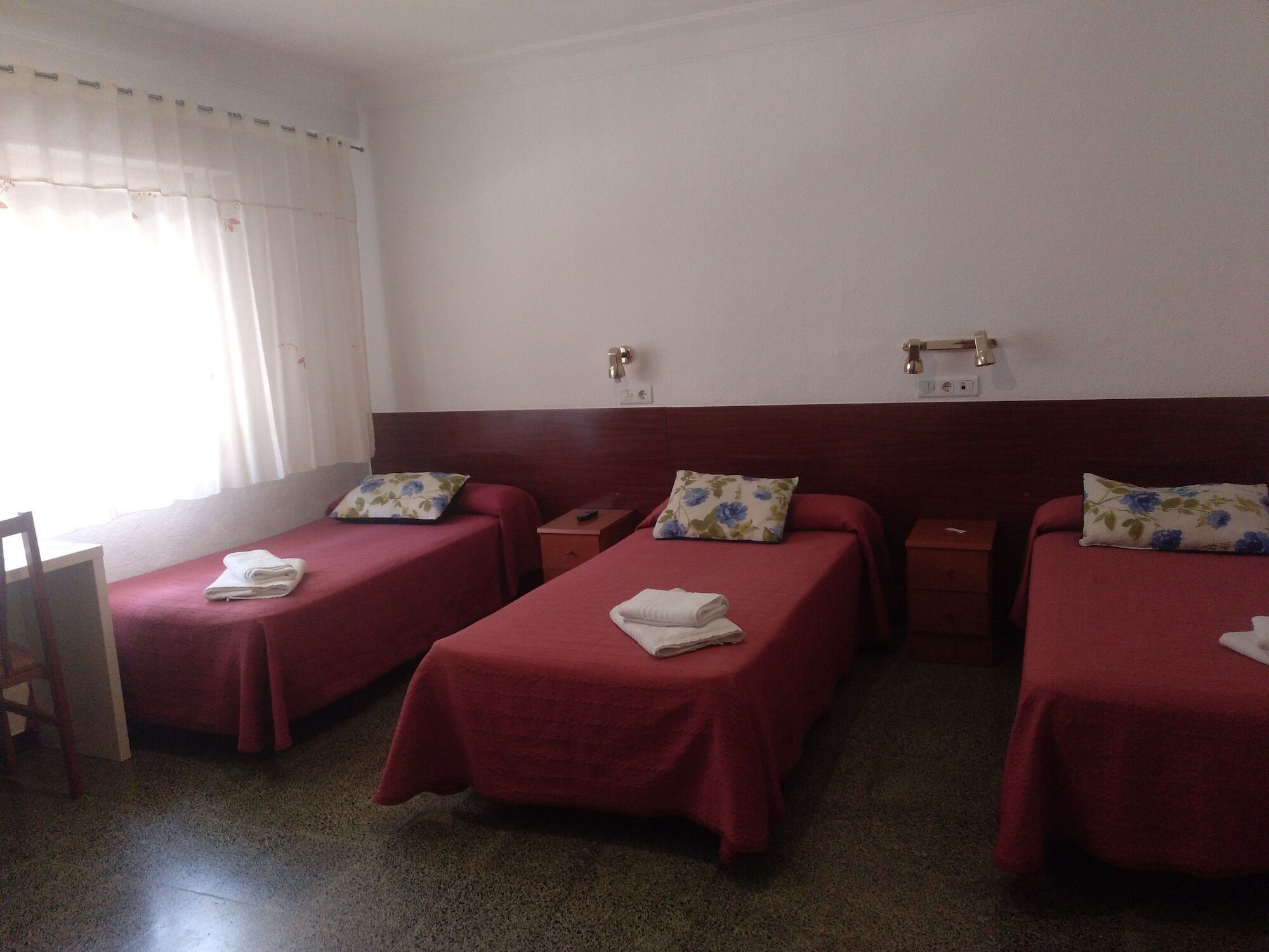 Hostal Cumbre Zaragoza Eksteriør bilde