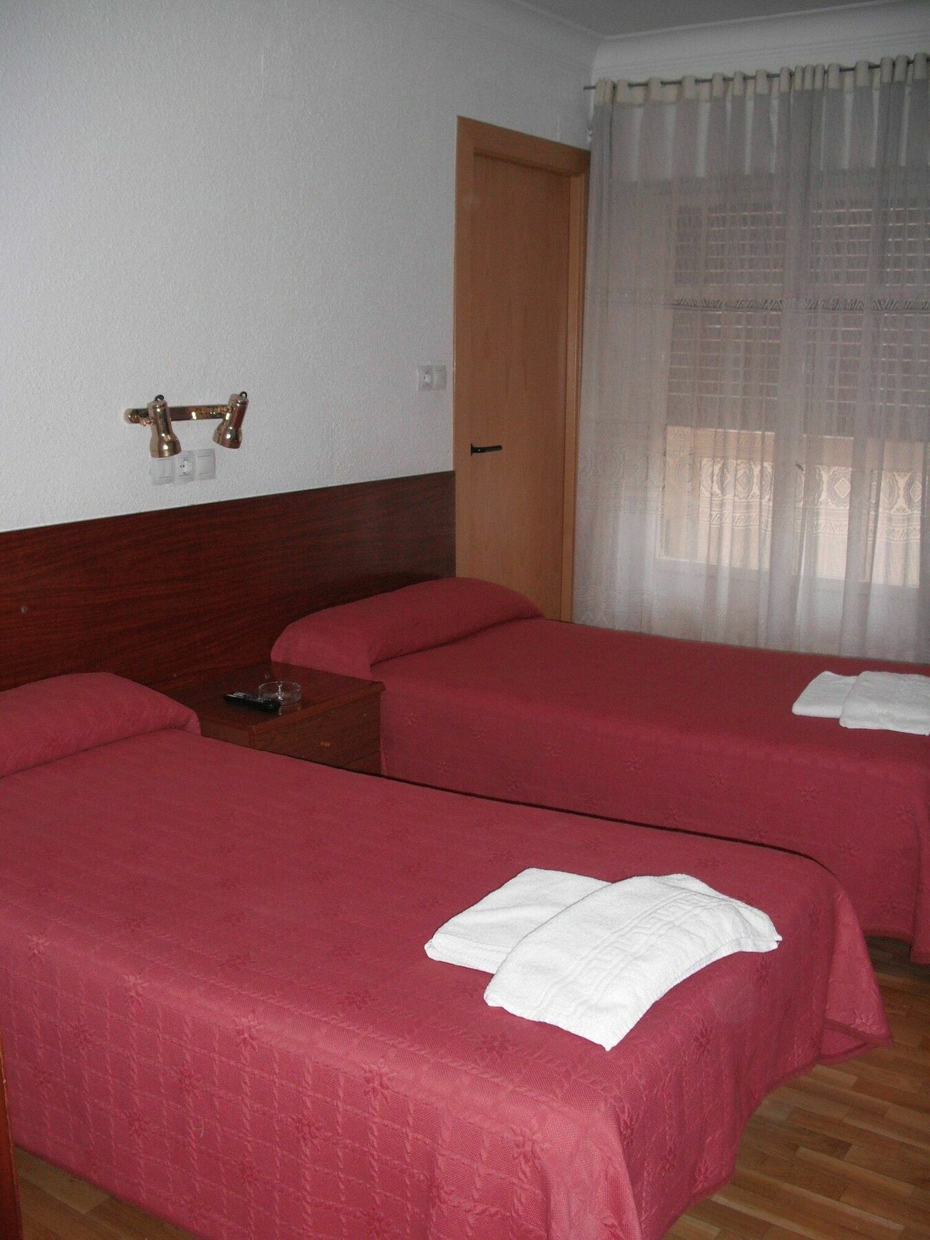 Hostal Cumbre Zaragoza Eksteriør bilde