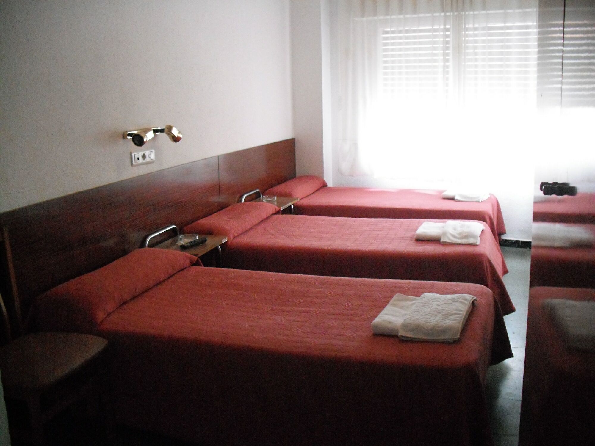 Hostal Cumbre Zaragoza Eksteriør bilde